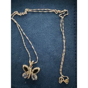 14K White Gold Sapphire and Diamonds Stunning pendant/necklace.